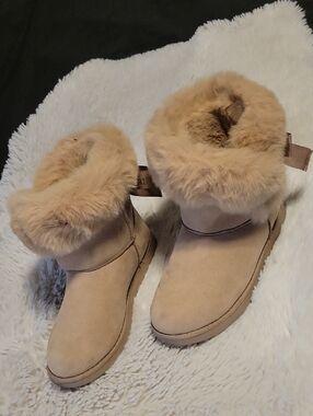 Women's Faux Fur Lined Ankle Boots - Beige. Juicy Couture